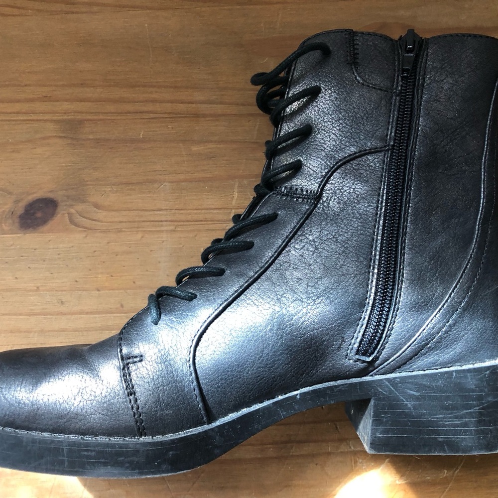 Rocket ๐ Dog Leather Moto Boots - Picture 4 of 9